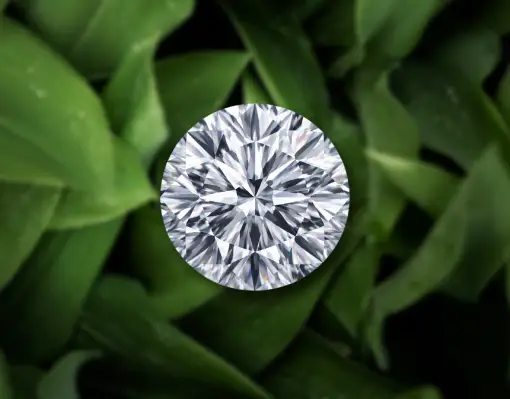 Comparison between lab grown diamonds and natural diamonds