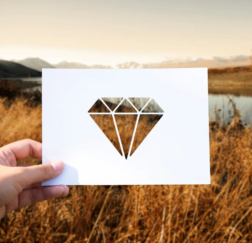 Comparison between lab grown diamonds and natural diamonds